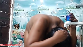 Anjali Arora, Si Gadis India Seksi Yang Bikin Panas