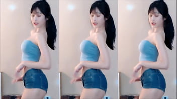 Em Gái Trung Hoa Uốn éo Thân Hình Nóng Bỏng Khiến Anh Em Không Kiềm Chế được