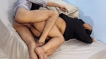 Bhabhi Manis Berkerudung Digoyang Keras Sampai Teriak Histeris