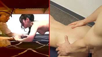 Gadis Tiri Yang Sebaya Menggoda Di Bawah Selimut Hangat, Nafsu Membara Hingga Tangannya Sendiri Yang Memuaskan