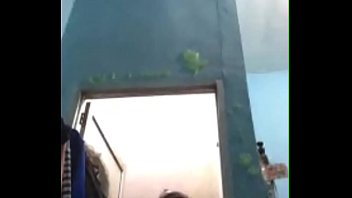 Gadis Indonesia Mandi Telanjang Di Depan Webcam