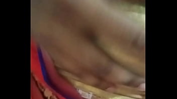Istriku Yang Seksi Mendesain Gaya Hindi Yang Menggoda