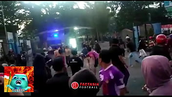 Baku Hantam Brutal Di Tribun: Persik Vs Psim – Adu Panas Suporter Yang Bikin Ngeri Dan Bergairah