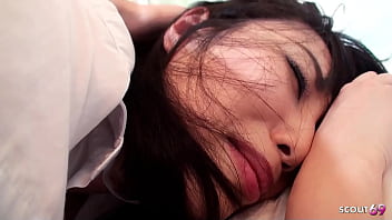 Gadis Jepang Montok Payudara Besar Alami Bergoyang Diperkosa Tua Pertama Kali Sampai Keluar Dalam Di Film Jav Tanpa Sensor