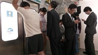 Kereta Goyang Ibu Tua: Rayuan Mesum Di Dalam Gerbong