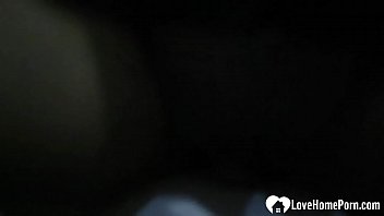 Gadis Asia Menggoda Mengisap Kontol Dengan Penuh Nafsu