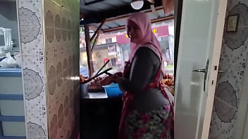 Milf Indonesia Muslim Montok Yang Menggoda Dan Menggiurkan