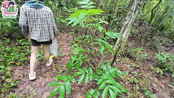 Gadis Thailand Merintih Kepuasan Di Hutan Belantara Sambil Mencari Jamur