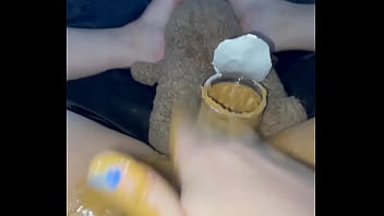 Selai Kacang Amerika Yang Kental Dan Creamy Dioleskan Ke Dalam Memek Merah Muda Perawan Remaja 18 Tahun – Amatir Saudi Terbaik – Putri Salju Arab – Masturbasi Ekstrem – Fetish Makanan Kinky Hardcore – Los Angeles – Amerika Serikat – 2025 – Us