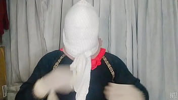 Gadis Berhijab Mengikat Dirinya Sendiri Dengan Penuh Nafsu