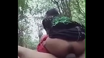 Gadis Seksi Dari Desa Yang Menggoda