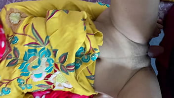 Bhabhi Ki Laal Jawani Dekh Kar Muh Mein Paani Aa Gaya Bade Lund Ki Chudai Ke Sapne Dekh Kar