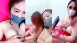 Dua Cewek Tocil Adu Gede Dan Pamer Tetek Montok Mereka