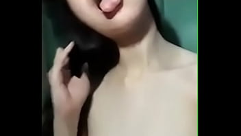 Gadis Indonesia Manis Dengan Payudara Montok Yang Menggoda