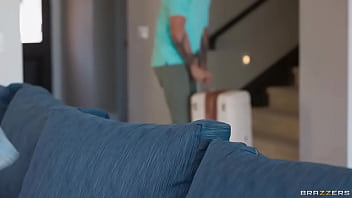 Menggila Di Wajah Babysitter Nakal Ryan Reid / Brazzers / Masukkan Kode Xvpromo Di Situs Resmi Untuk Diskon Panas
