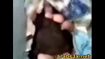 Pelacur Berhijab Matang Yang Menggairahkan