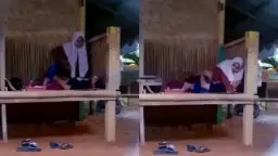 Gadis Berhijab Mesum Di Gubuk Bikin Heboh