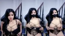 Montoknya Toge Menggoda Dengan Seragam Ketat