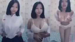 Rara Nadifa Menggoda Dengan Seragam Smp-nya Yang Ketat