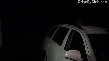 Gadis Pirang Panas Siap Beraksi Di Lokasi Dogging, Bergabung Dengan Para Stranger Dalam Gangbang Liar Yang Tak Terlupakan
