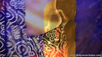 Gadis Seksi Bollywood Telanjang Bulat