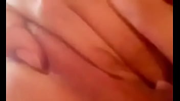 Mi Perra Caliente Me Envía Un Video Ardiente Masturbándose Y Rogando Por Polla