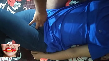 Kakak Tiri Dan Adik Tiri Beraksi Panas Saat Keluarga Sibuk Di Luar Kamar