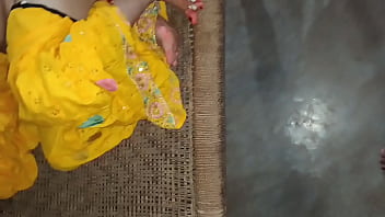Malam Panas Gila: Adegan Mesra Kakak Tiri India Yang Menggoda