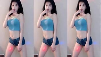 Cô Nàng Trung Hoa Uốn éo Trong điệu Nhảy Gợi Cảm Mê Hoặc