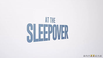 Digoyang Hingga Lumer Di Pesta Tidur