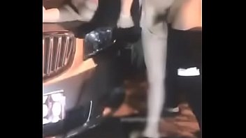 Gadis Tiongkok Digebuki Di Pinggir Jalan