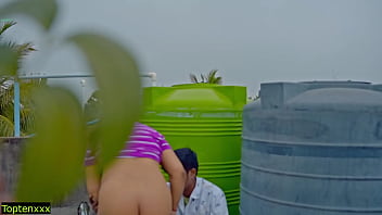 Ngentot Hot Di Atap! Jangan Sampai Keluar Di Dalam Memek