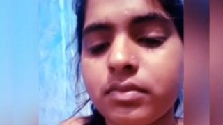 Rajni Gadis Bengal Seksi Memamerkan Cairan Basah Kemaluannya