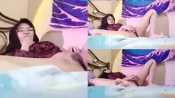 Ukhti Berhijab Mengocok Kontol Dengan Gaya Seksi