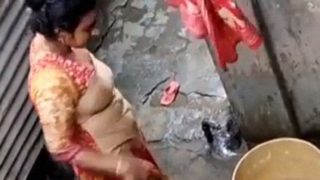 Video Tersembunyi Bibi Bangladesh Mandi Telanjang