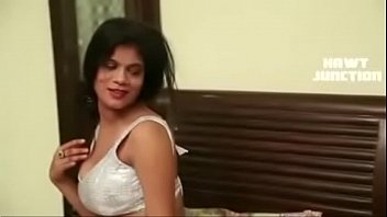 Desi Bhabi Panas Menggoda Dengan Nafsu Yang Membara