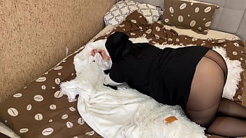 Sperma Mengalir Deras Di Celana Ketat Milf Arab