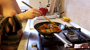 Memasak Telanjang Bareng Thelma: Episode Panas Yang Menggoda
