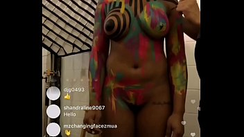 Tetesan Susu Tak Sengaja Saat Siaran Langsung Di Instagram