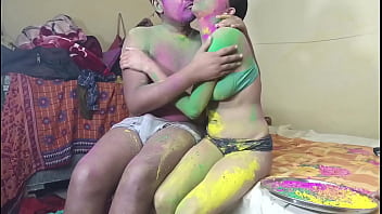 Pertama Kali Rayakan Holi Dengan Istri Tetangga, Penuh Gairah Dan Nafsu