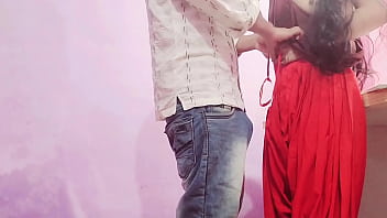 देसी भाभी को मैंने बोला, “आज तो तुम्हें मेरे लिए पूरी तरह से खुलकर चुदवाना है।”