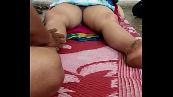 Pijat Sensual Oleh Bibi Desi Yang Menggoda