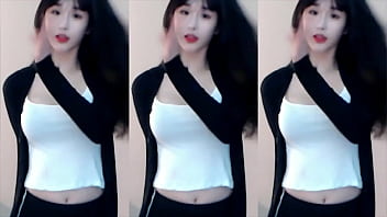 Cô Nàng Trung Quốc Phô Diễn đường Cong Bốc Lửa Trên Tàu Lượn Siêu Tốc
