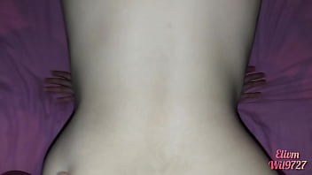 Adik Tiriku Yang Seksi Mengajariku Dengan Cara Yang Menggoda Sambil Nonton Tv