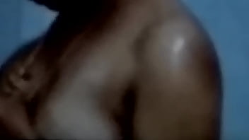 Desi Anu Mandi Dengan Sensual
