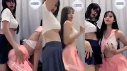 Live Cosplay Siswi Jepang: Dua Abg Hot Buka Baju Dan Main Di Parkir