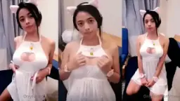 Miera Menggoda Dengan Kostum Kucing Di Onlyfans