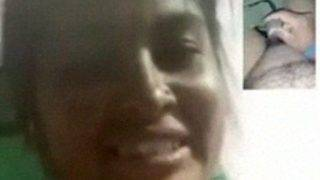 Tante Malayali Memamerkan Payudara Dan Membuat Pria Coli Saat Video Call