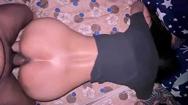 Tuan Besar Menggoyang Memek Pembantu India