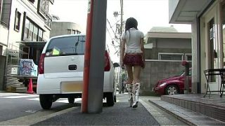 Tiga Badan Bergeliat: Jepang Kurus Digilas Dua Lelaki